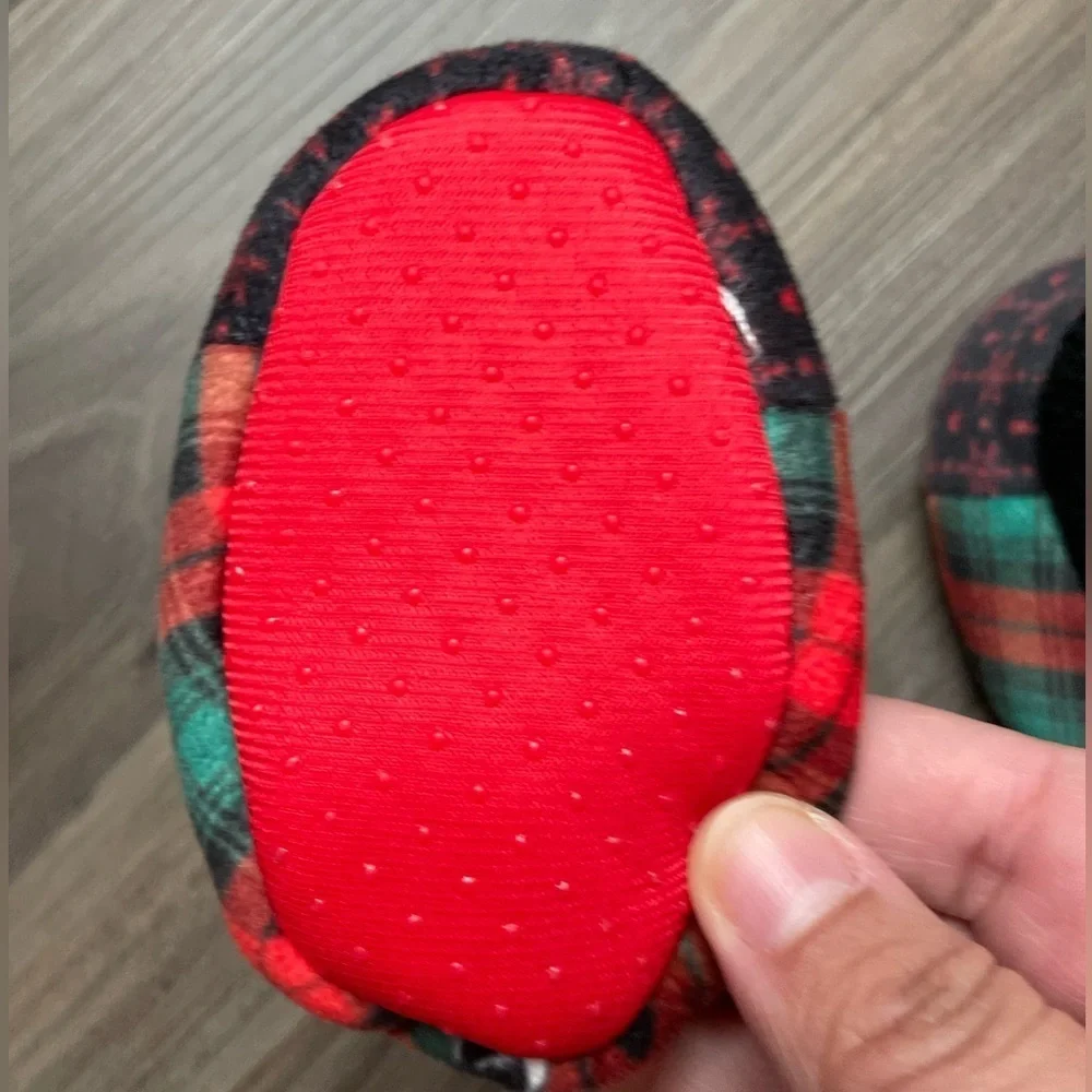 Disney Black and Red Plaid Minnie Mouse Slippers size 1-2 Baby
